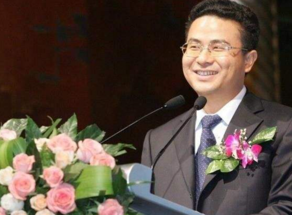 金立手機創始人：以賭籌錢失敗，負債200多億跑路，至今去向成謎