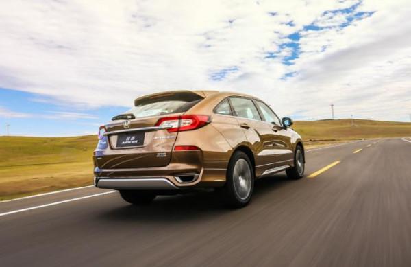 開完漢蘭達，再開朋友的冠道，對比後發現豐田和本田差距明顯