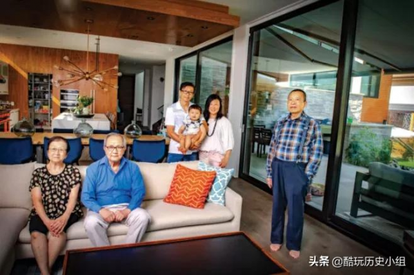 多倫多夫婦推倒小屋自建7000尺豪宅 三家人一起住 每週還輪著做飯 多倫多夫婦推倒小屋自建7000尺豪宅 三家人一起住 每週還輪著做飯