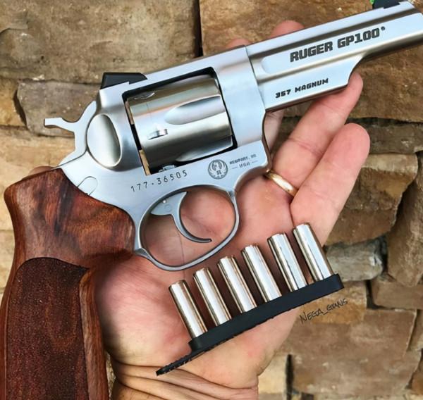 遇到恐怖襲擊時，用什麼擋子彈比較靠譜？鐵鍋和棉被可以嗎？