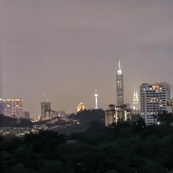 吉隆坡PNB118大廈——憑藉160米高的桅杆，重新整理世界第二高樓高度