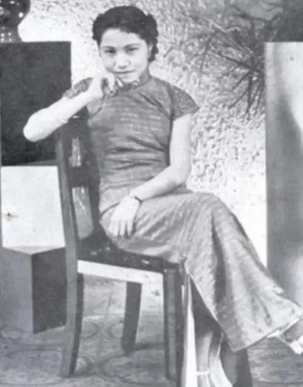 洪晃談母親章含之的婚姻:離婚是明智的決定,他們倆不合適 洪晃談母親章含之的婚姻:離婚是明智的決定,他們倆不合適