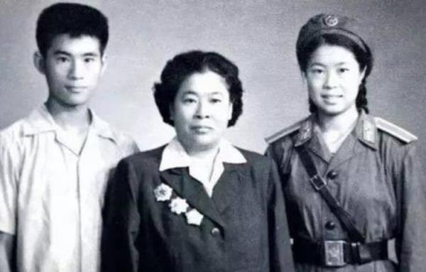 女紅軍何子友：師從武當山，夫死守節75年，100歲和少林高手過招