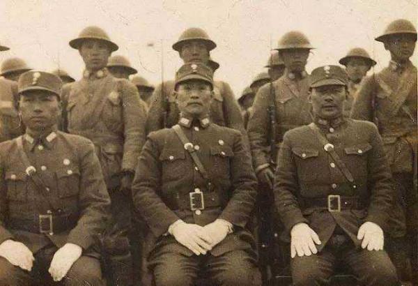 孫繼伯身為班長，俘虜敵軍師長後，為何不要軍功只想當排長？