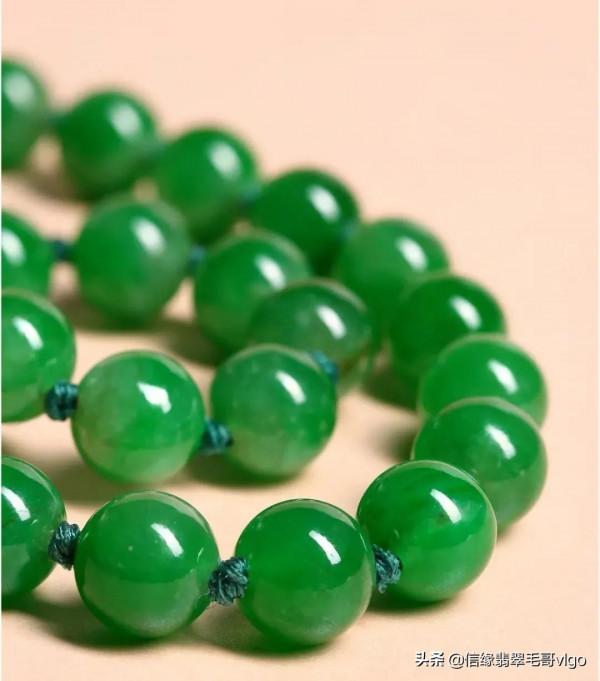 末代皇帝偷出的頂級翡翠，一件拍出690萬，另一條拍出2000多萬