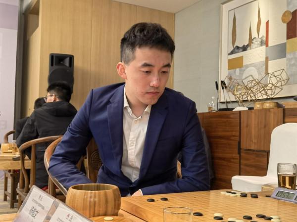 2021圍甲季後賽第二輪第2場圖集：柯羋辜丁頂尖對抗