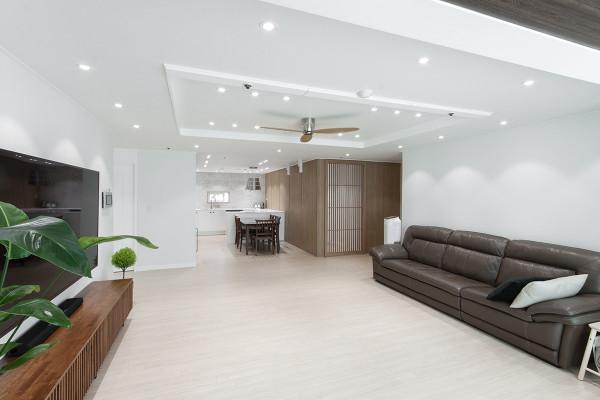 韓國夫妻堅持只丟不買,住138㎡,除必需品,家裡看不到任何雜物 韓國夫妻堅持只丟不買,住138㎡,除必需品,家裡看不到任何雜物