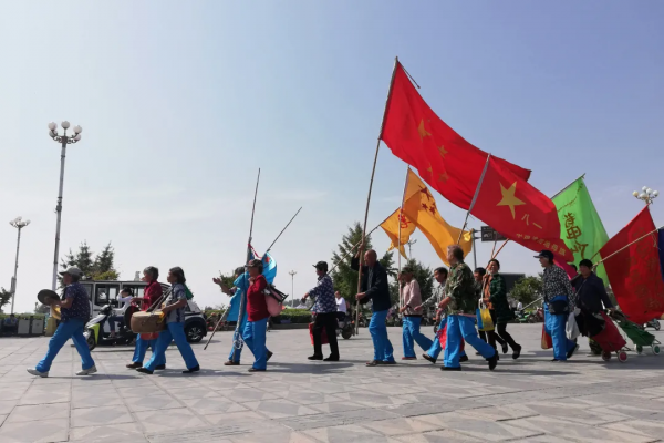 在伏羲陵前,趕一場神奇廟會 在伏羲陵前,趕一場神奇廟會
