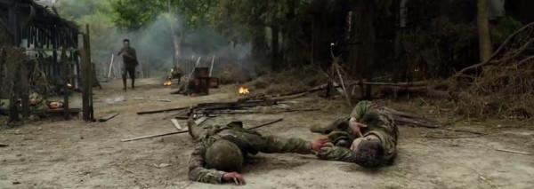 《王牌部隊》高粱扔完最後一顆手榴彈 選擇跳崖 張排長為救戰友犧牲