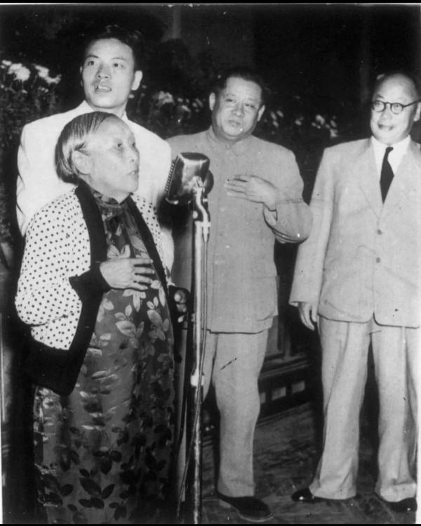 1956年,周總理率團訪問緬甸,廖承志設妙計和陳毅一起偷偷吃榴蓮 1956年,周總理率團訪問緬甸,廖承志設妙計和陳毅一起偷偷吃榴蓮