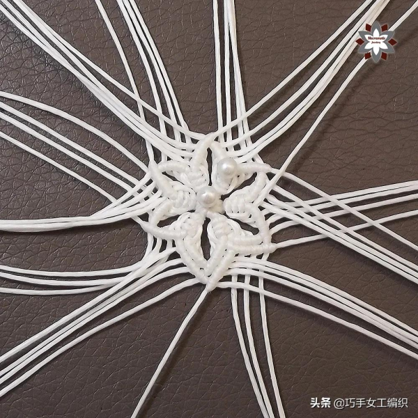 用繩子就能編出漂亮的雪花，超詳細的教程，一步一步教你編