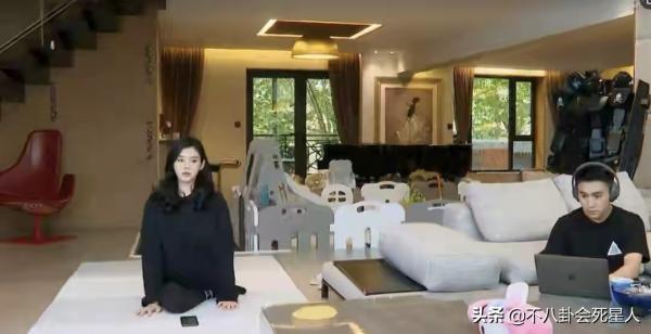 女星嫁入豪門住什麼房？郭晶晶家坐擁泳池海灘，王豔家住故宮邊