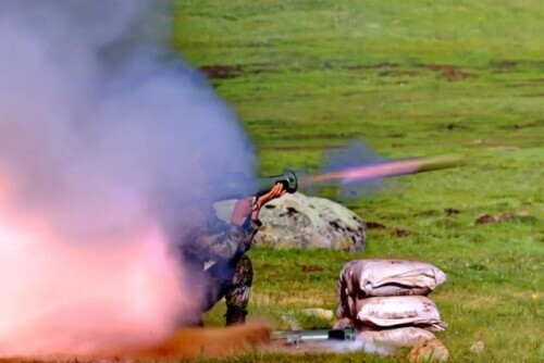 解放軍的火力不足恐懼症已治好!網友:煙花表演,不要害怕…… 解放軍的火力不足恐懼症已治好!網友:煙花表演,不要害怕……
