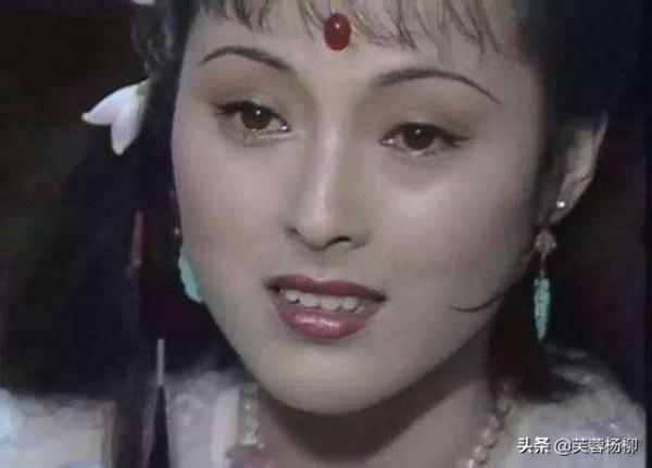 她太美，氣質勝過陳曉旭，容貌堪比張蕾，這些照片是最好的證明