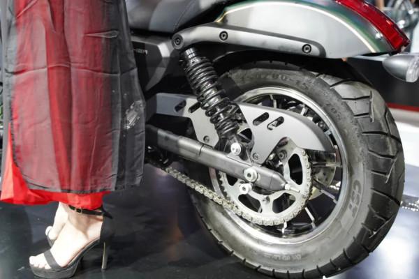 摩博會 | QJMOTOR 閃300S售價23999元,逸550售價33999元 摩博會 | QJMOTOR 閃300S售價23999元,逸550售價33999元