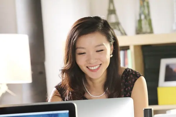 齊溪：娛樂圈的“奇女子”，穿帆布鞋走紅毯，顏值與實力並存