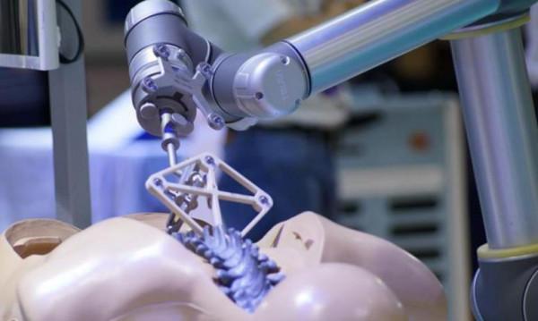 一臺裝置要價2500萬，美企佔據中國市場，國產手術機器人打破僵局