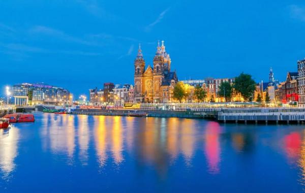 “上帝造海，我們造岸”，你知道是哪個國家人民創造的奇蹟