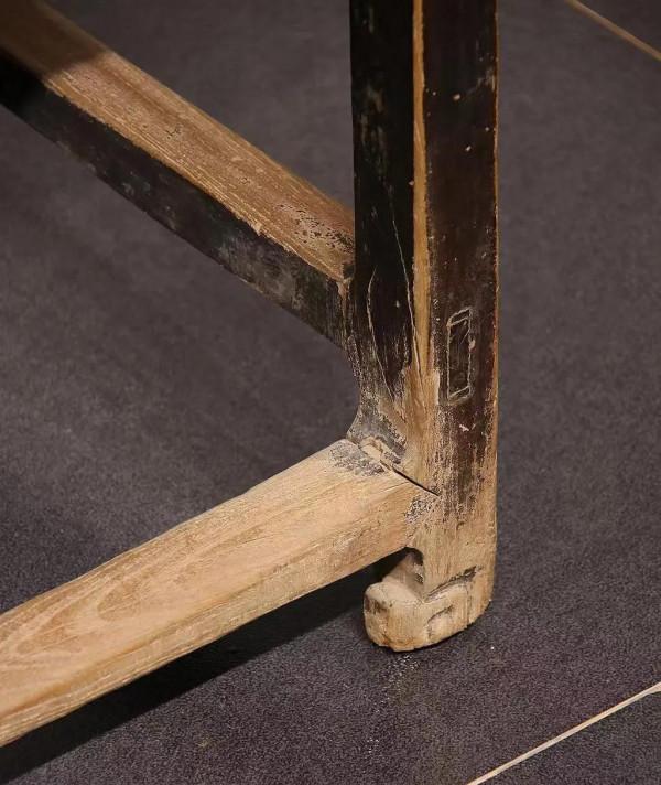 髹黑漆軟屜壽字紋太師椅，原頭圈椅