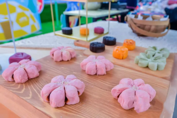 漢服換裝、花鈿上裝、團扇DIY......這個中秋，驚豔了全城