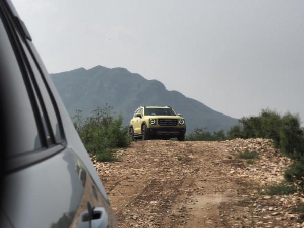 越野真較量，哈弗大狗和RAV4榮放究竟誰更“野”？