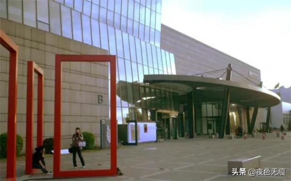 她用一根針繡出星空宇宙，美國航天局高價求購，她：只屬於中國