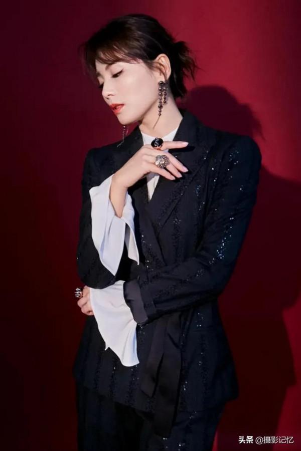 劉濤：如花似月的容貌