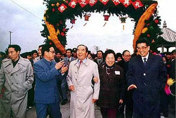 “包青天”包拯後人今何在?35代後人:默默守護包氏祠堂卻不打工 “包青天”包拯後人今何在?35代後人:默默守護包氏祠堂卻不打工