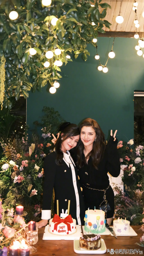 吳千語穿搭真時尚!一襲黑色毛衣連體褲,氣質滿滿,盡顯名媛範 吳千語穿搭真時尚!一襲黑色毛衣連體褲,氣質滿滿,盡顯名媛範