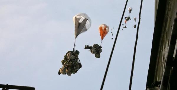 俄軍一夜平息暴亂，戰術卻相當“古老”：已磨練了一百多年