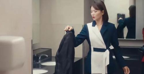 熱巴吐舌、萬茜嘟嘴、倪妮撩頭髮，女星油膩起來就沒男星什麼事了