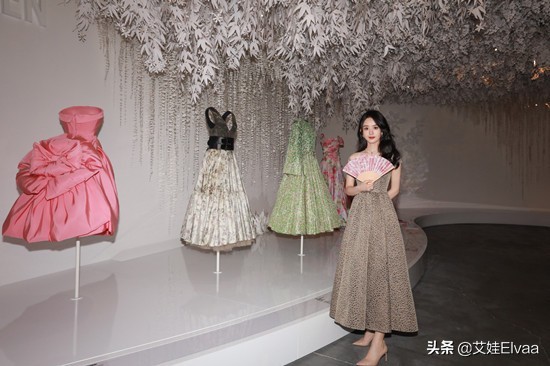 趙麗穎這次真逆襲了！扎雙馬尾似“天山童姥”，徹底擺脫鄉土氣質