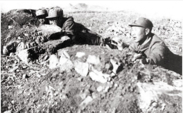 剛開完軍事會議，八路軍作戰計劃就遭洩露，司令員大怒，掏出手槍