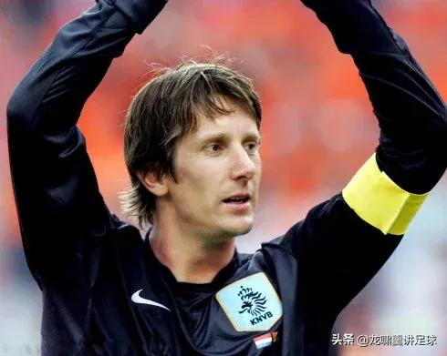 加盟英超最好的五位阿賈克斯球員!你能認出他們都是誰嗎? 加盟英超最好的五位阿賈克斯球員!你能認出他們都是誰嗎?