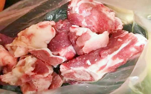 燉大骨頭湯，牢記&quot;2不放&quot;的訣竅，湯汁濃白不油膩，營養全保留