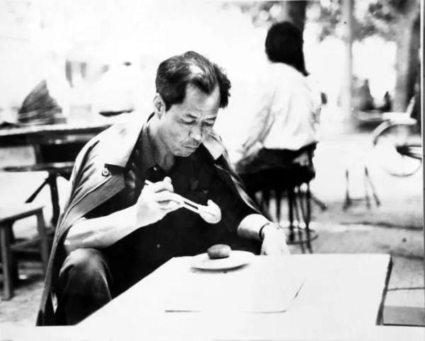 《白鹿原》出版時，老陳回道：你說咋弄就咋弄！結果賺了455萬