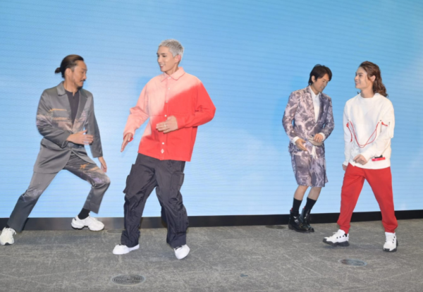 兩大笑星罕同框!61歲黃子華穿裙褲搶鏡,鄭中基鬍子拉碴男人味足 兩大笑星罕同框!61歲黃子華穿裙褲搶鏡,鄭中基鬍子拉碴男人味足