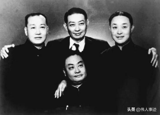56年周總理訪蘇,偶遇京劇演員程硯秋,詢問:你為什麼還沒入黨? 56年周總理訪蘇,偶遇京劇演員程硯秋,詢問:你為什麼還沒入黨?