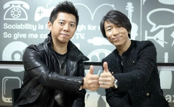 過氣歌手的窘況：縣城商演、被嘲“過氣老狗”，一地的尷尬與心酸