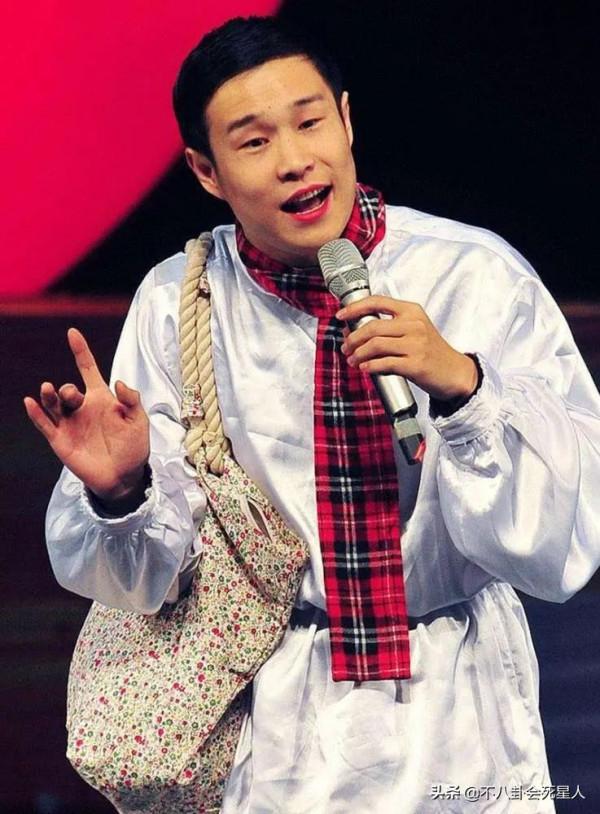 娛樂圈的“男性楷模”，沈騰與老婆相愛18年，小瀋陽爆紅依舊寵妻