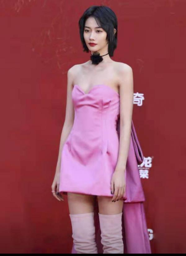 12位北影節紅毯女演員，姚晨粗腰李夢怪異，baby驚豔全場