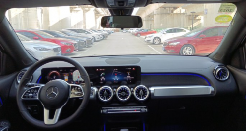 自駕傍水崖冰河世紀公園，GLB的舒適感還是不錯的