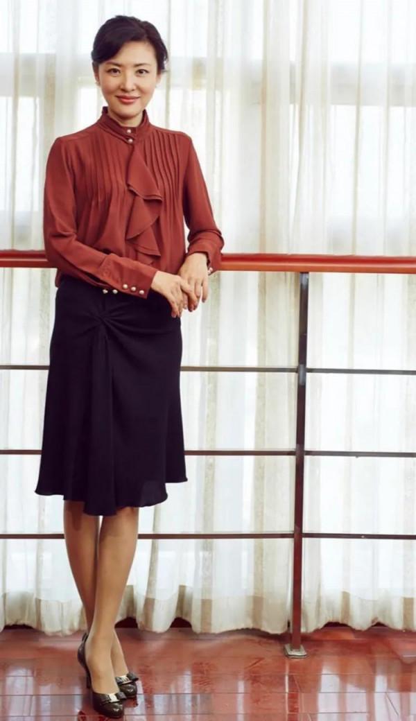 端莊大方氣質的周濤，優雅的言談舉止形象贏得觀眾喜歡