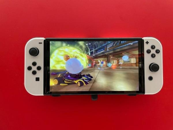 任天堂Switch OLED版真機首曝：螢幕顯示更棒