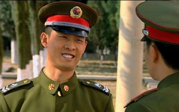 油頭粉面還演軍人?別被電視劇騙了,這些明星告訴你啥叫中國硬漢 油頭粉面還演軍人?別被電視劇騙了,這些明星告訴你啥叫中國硬漢