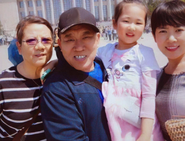 女兒杜金京懷孕6個多月離婚，杜旭東暗自抹淚，只給出一個字：離