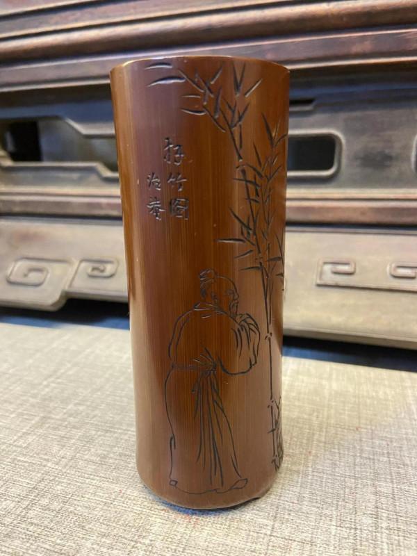 清方絜款竹刻 拜竹圖筆筒