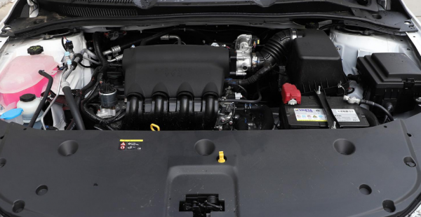 科技感十足的家用車，比亞迪秦價格親民，平順性較強