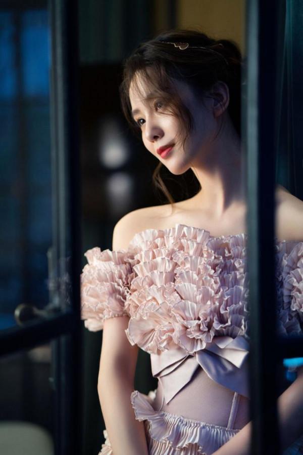 劉詩詩的這組照片真的絕了！仿若畫中來