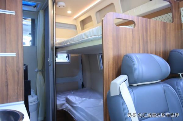 &ZeroWidthSpace;2人用的宇通B型房車！2&period;0T動力，帶床和做飯功能，不怕高額車腳費